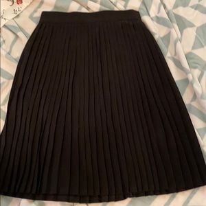 American Apparel black pleated skirt